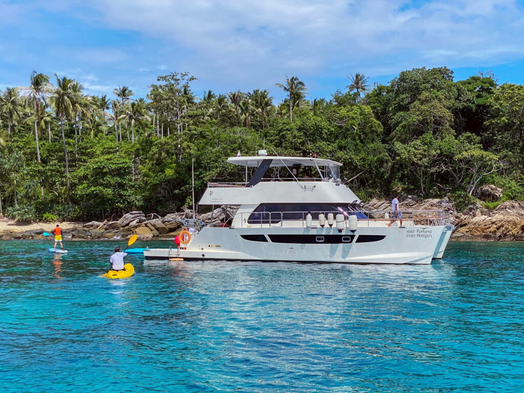 FORTUNA MOTOR CATAMARAN